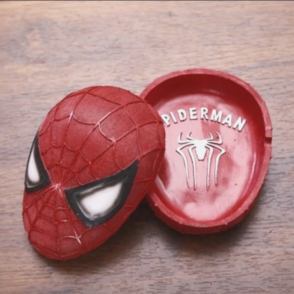 Spiderman Resin ashtray creative  red Spiderman